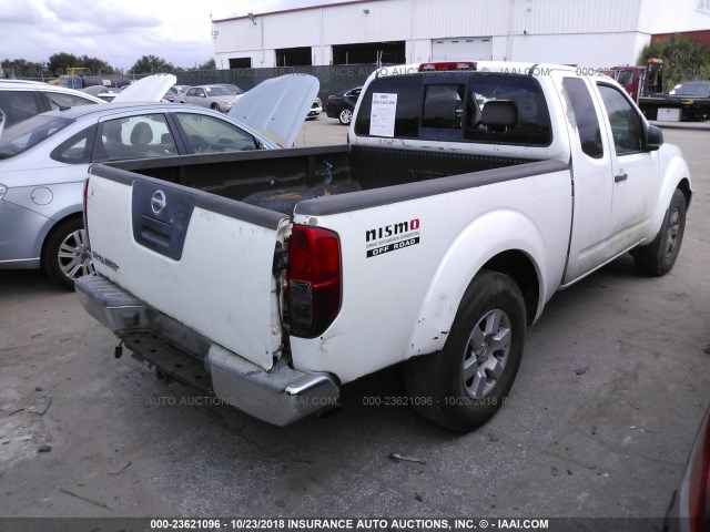 1N6AD06U95C417770 - 2005 NISSAN FRONTIER KING CAB LE/KING CAB SE/KING CAB OFF ROAD WHITE photo 4