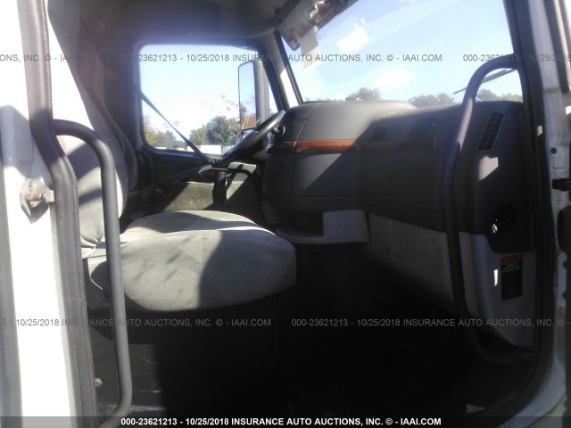 4V4NC9EHXCN548406 - 2012 VOLVO VN L WHITE photo 5