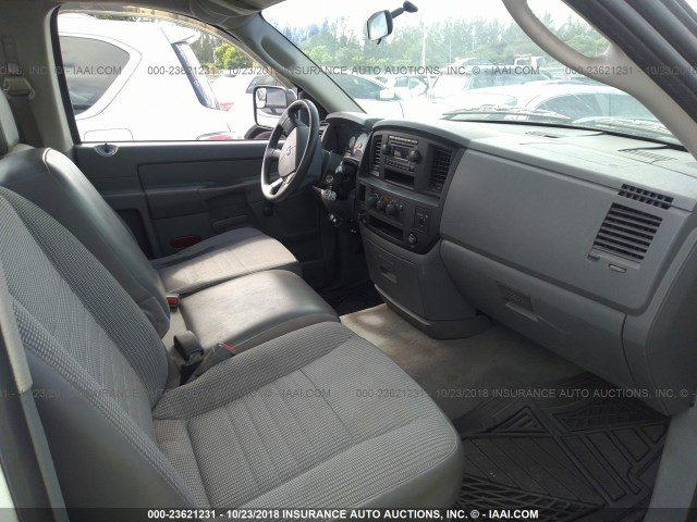 3D7KR26C86G190720 - 2006 DODGE RAM 2500 ST/SLT 白色 照片 5