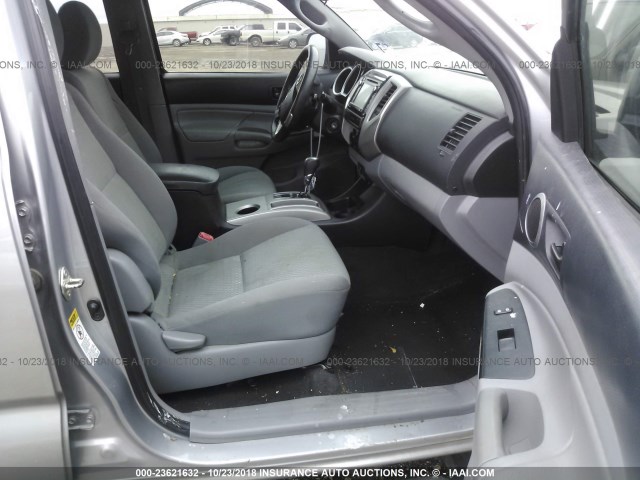 5TFJU4GN8FX090046 - 2015 TOYOTA TACOMA DOUBLE CAB PRERUNNER SILVER photo 5