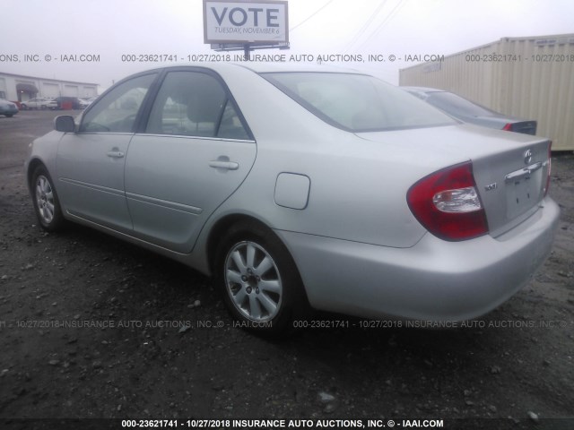 4T1BF32K64U063847 - 2004 TOYOTA CAMRY LE/XLE/SE SILVER photo 3