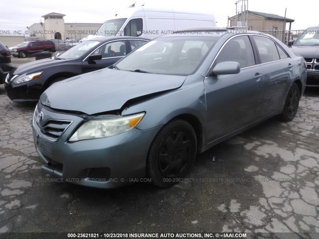 4T4BF3EK6AR057835 - 2010 TOYOTA CAMRY SE/LE/XLE GREEN photo 2