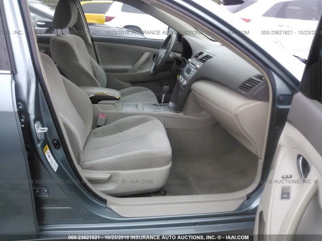 4T4BF3EK6AR057835 - 2010 TOYOTA CAMRY SE/LE/XLE GREEN photo 5
