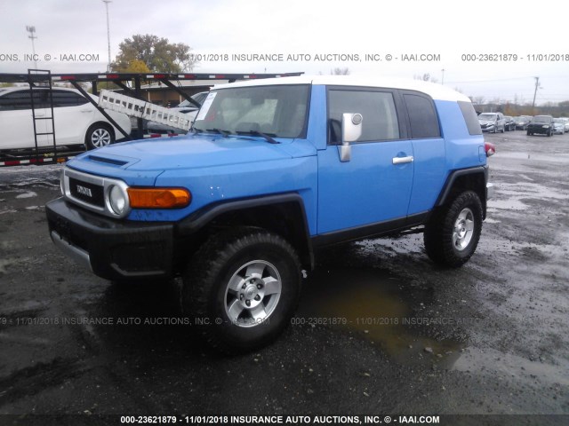 JTEBU11F28K019053 - 2008 TOYOTA FJ CRUISER BLUE photo 2