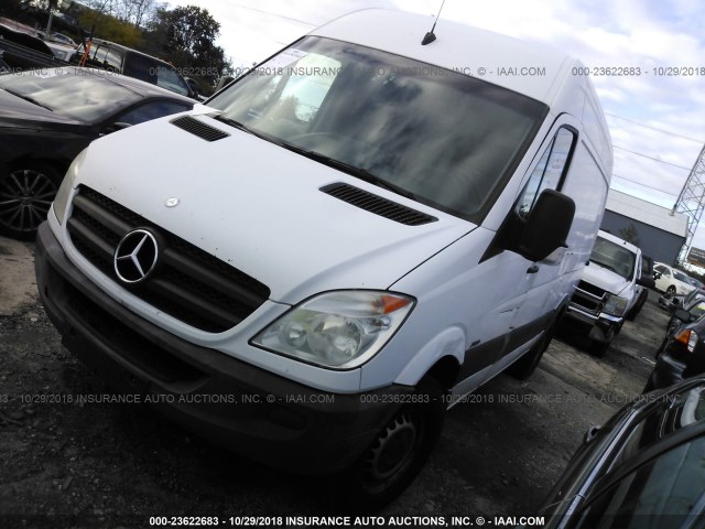 WD3PE7CC1C5627421 - 2012 MERCEDES-BENZ SPRINTER 2500 WHITE photo 2