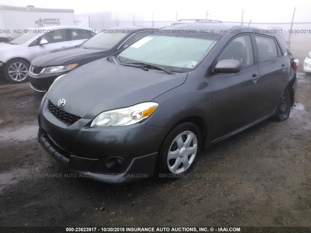 2T1KU40E79C171377 - 2009 TOYOTA COROLLA MATRIX  GRAY photo 2