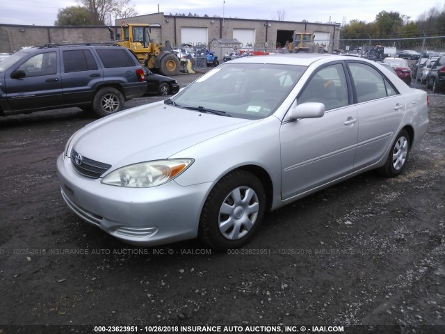 4T1BE32K23U727207 - 2003 TOYOTA CAMRY LE/XLE/SE SILVER photo 2
