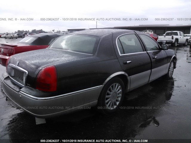 1LNHM82W83Y636190 - 2003 LINCOLN TOWN CAR SIGNATURE BLACK photo 4