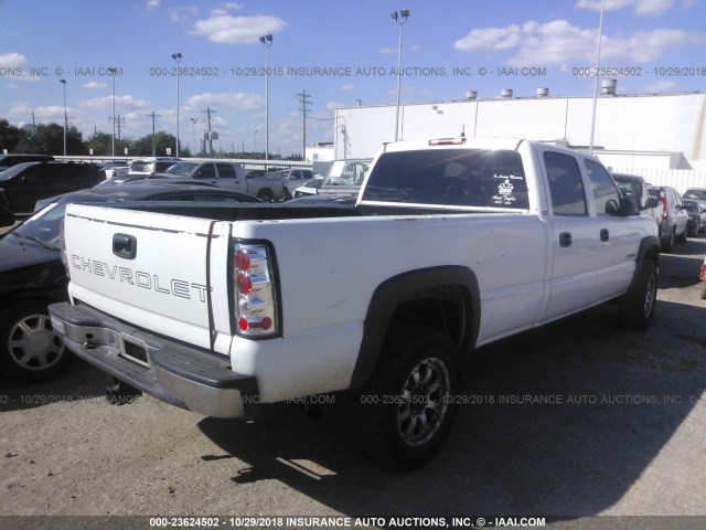 1GCHC23U83F103642 - 2003 CHEVROLET SILVERADO C2500 HEAVY DUTY WHITE photo 4