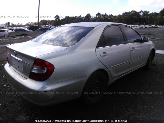 4T1BE30K62U004090 - 2002 TOYOTA CAMRY LE/XLE/SE SILVER photo 4