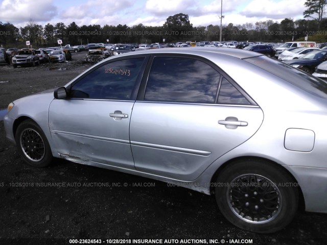 4T1BE30K62U004090 - 2002 TOYOTA CAMRY LE/XLE/SE SILVER photo 6
