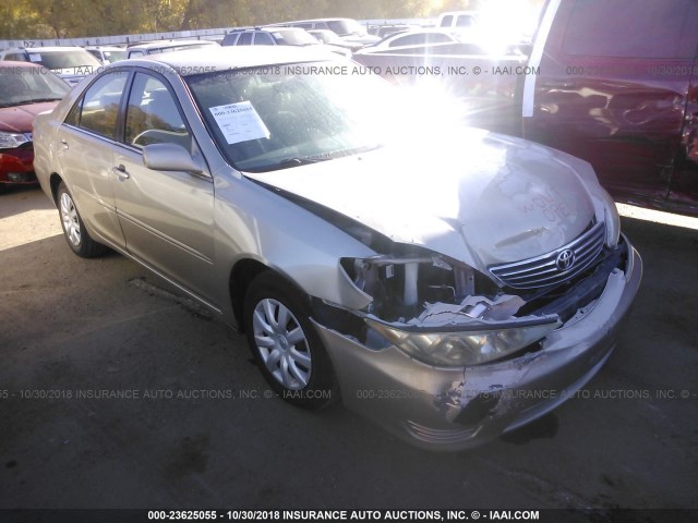 4T1BE32K85U071646 - 2005 TOYOTA CAMRY LE/XLE/SE GOLD photo 1