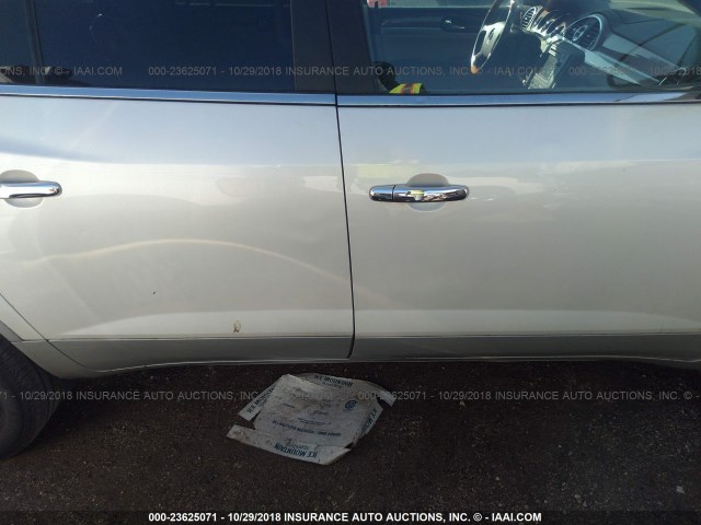 5GALRBED5AJ253712 - 2010 BUICK ENCLAVE CXL 白色 照片 6