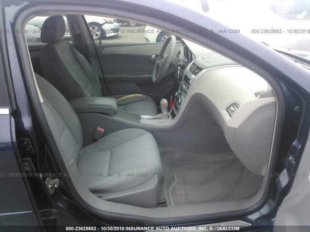 1G1ZH57B18F285216 - 2008 CHEVROLET MALIBU 1LT BLUE photo 5