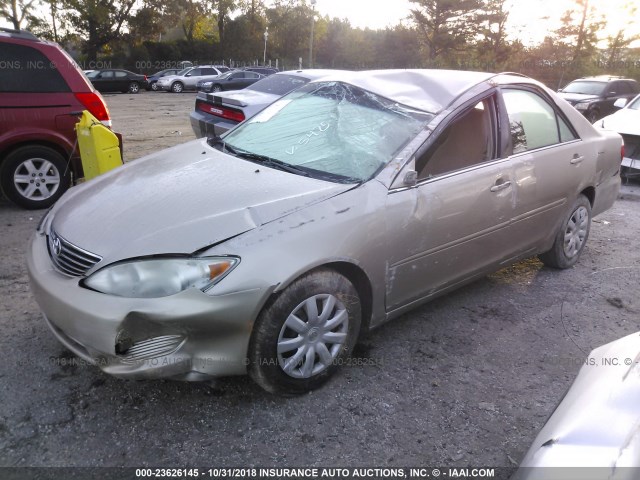 4T1BE32K25U015475 - 2005 TOYOTA CAMRY LE/XLE/SE GOLD photo 2
