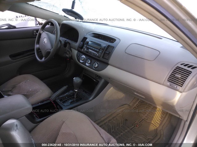 4T1BE32K25U015475 - 2005 TOYOTA CAMRY LE/XLE/SE GOLD photo 5