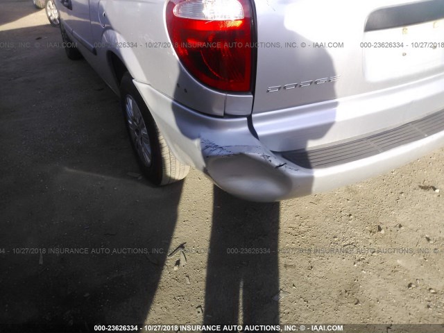 1D4GP24R55B280575 - 2005 DODGE GRAND CARAVAN SE GRAY photo 6