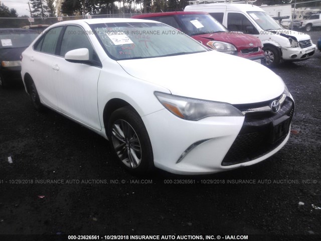 4T1BF1FK0GU159959 - 2016 TOYOTA CAMRY LE/XLE/SE/XSE WHITE photo 1