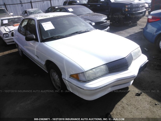 1G4NV55M8SC443641 - 1995 BUICK SKYLARK GRAN SPORT/CUSTOM/LIMITED WHITE photo 1