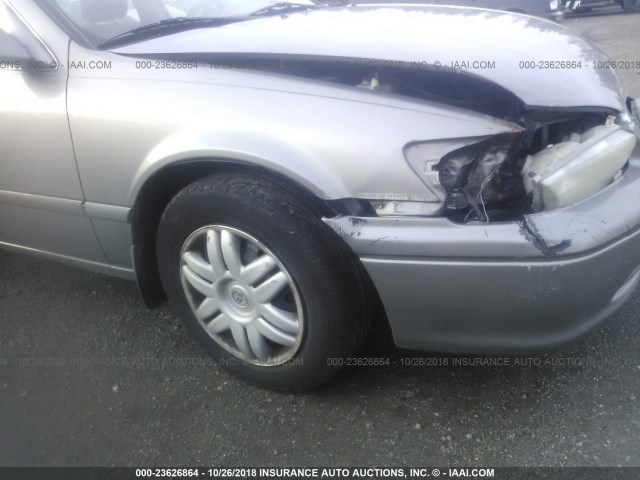4T1BG22K21U027558 - 2001 TOYOTA CAMRY CE/LE/XLE 棕色 照片 6