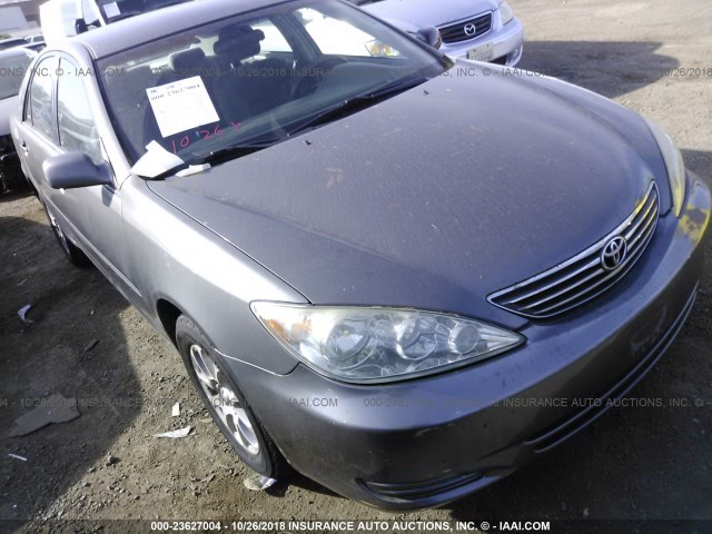 4T1BE32K45U510003 - 2005 TOYOTA CAMRY LE/XLE/SE GRAY photo 1