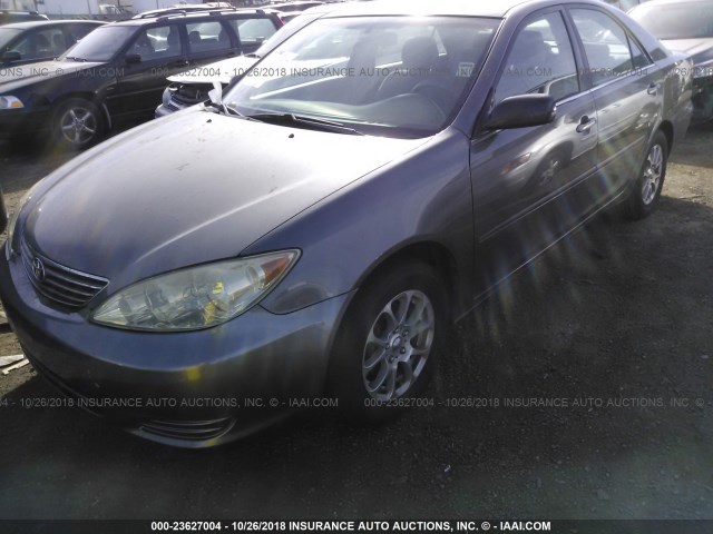 4T1BE32K45U510003 - 2005 TOYOTA CAMRY LE/XLE/SE GRAY photo 2