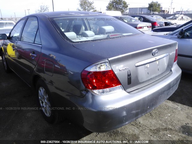4T1BE32K45U510003 - 2005 TOYOTA CAMRY LE/XLE/SE GRAY photo 3