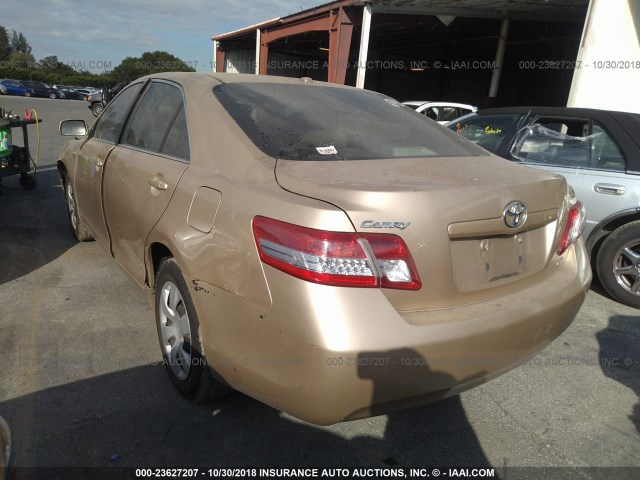 4T1BF3EK0AU061194 - 2010 TOYOTA CAMRY SE/LE/XLE GOLD photo 3