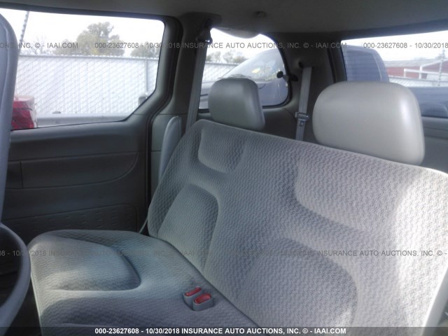 2B4GP2534YR884130 - 2000 DODGE CARAVAN GRAY photo 8