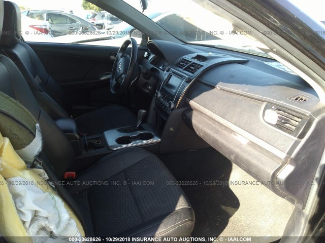 4T1BF1FKXEU387125 - 2014 TOYOTA CAMRY L/SE/LE/XLE Qara foto 5