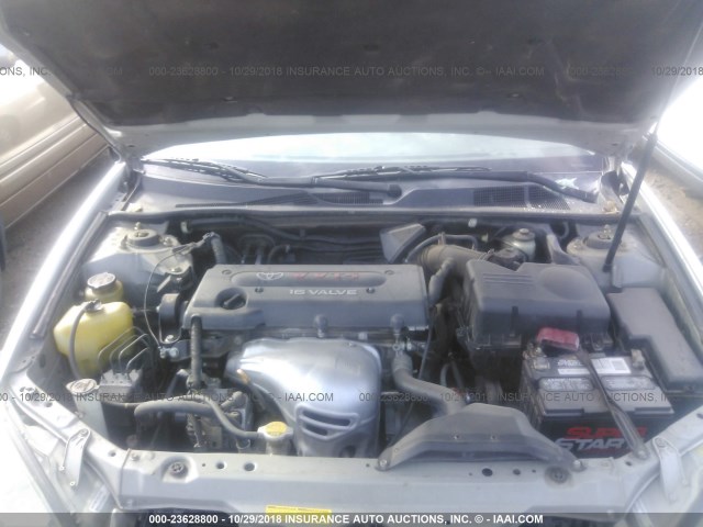 JTDBE32KX20070764 - 2002 TOYOTA CAMRY LE/XLE/SE 银色 照片 10