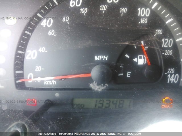 JTDBE32KX20070764 - 2002 TOYOTA CAMRY LE/XLE/SE 银色 照片 7