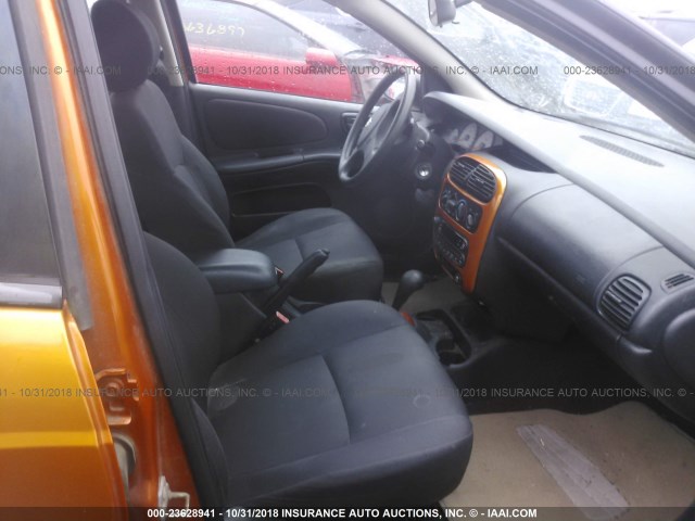 1B3ES56C85D125019 - 2005 DODGE NEON SXT ORANGE photo 5