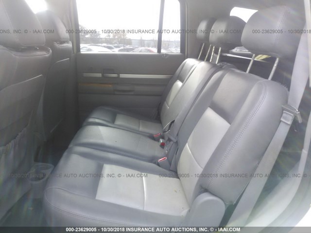 1A8HX58N68F107020 - 2008 CHRYSLER ASPEN LIMITED WHITE photo 8