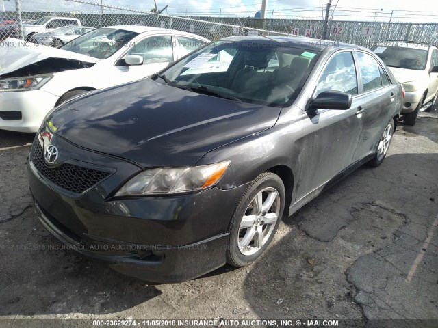 4T1BK46K47U026876 - 2007 TOYOTA CAMRY NEW GENERAT LE/XLE/SE GRAY photo 2