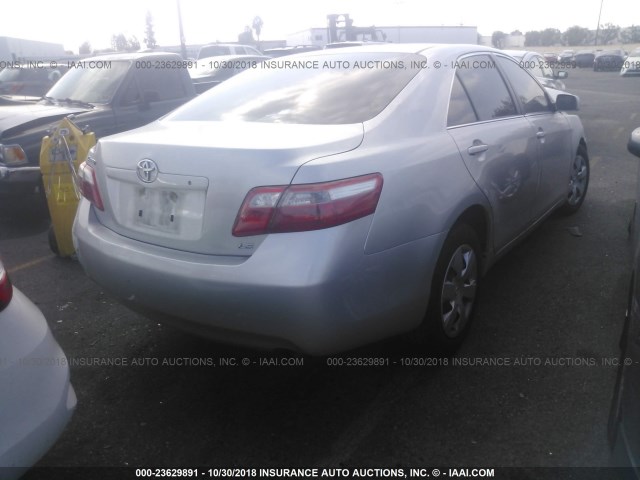 4T4BE46K19R133108 - 2009 TOYOTA CAMRY SE/LE/XLE GRAY photo 4