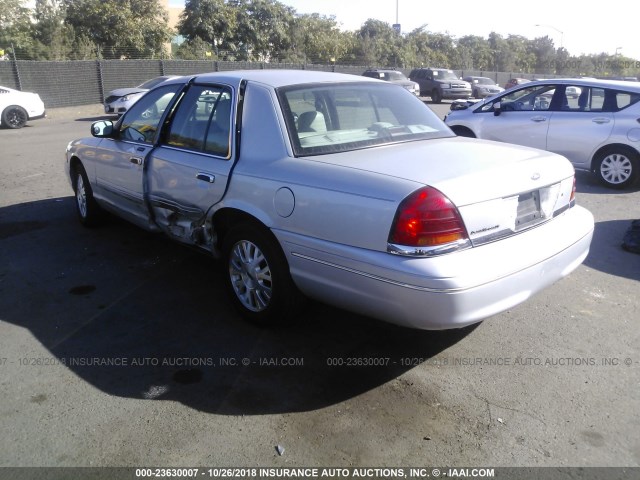 2FAHP74W83X103748 - 2003 FORD CROWN VICTORIA LX SILVER photo 3