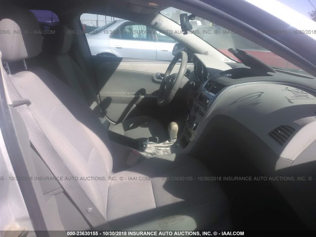 1G1ZG57B09F179389 - 2009 CHEVROLET MALIBU LS 银色 照片 5