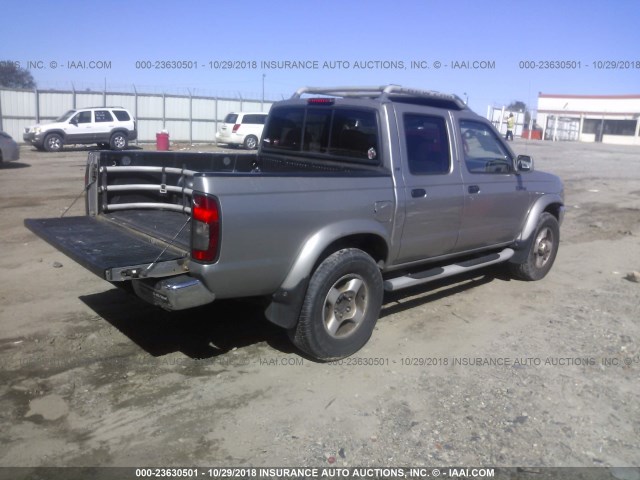 1N6ED27T8YC386700 - 2000 NISSAN FRONTIER CREW CAB XE/CREW CAB SE SILVER photo 4