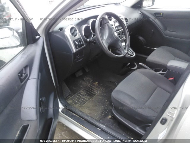 2T1KR32E53C088238 - 2003 TOYOTA COROLLA MATRIX XR SILVER photo 6