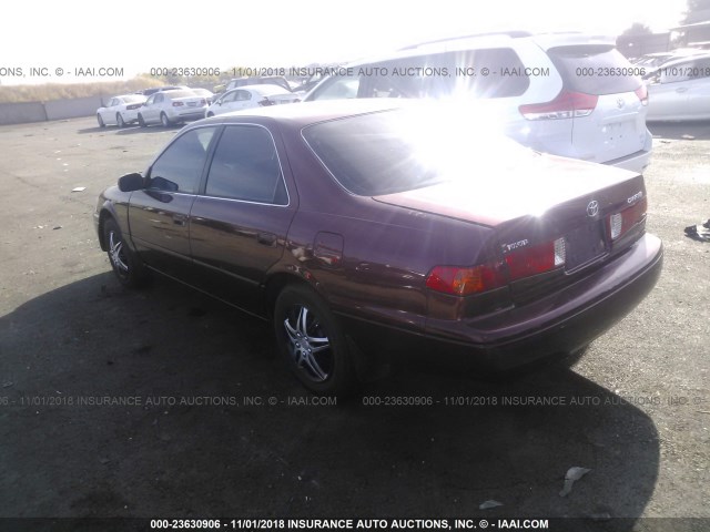 JT2BG22K6Y0461061 - 2000 TOYOTA CAMRY CE/LE/XLE წითელი ფოტო 3