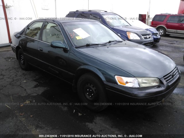 JT2BG22K4V0072270 - 1997 TOYOTA CAMRY LE/XLE GREEN photo 1
