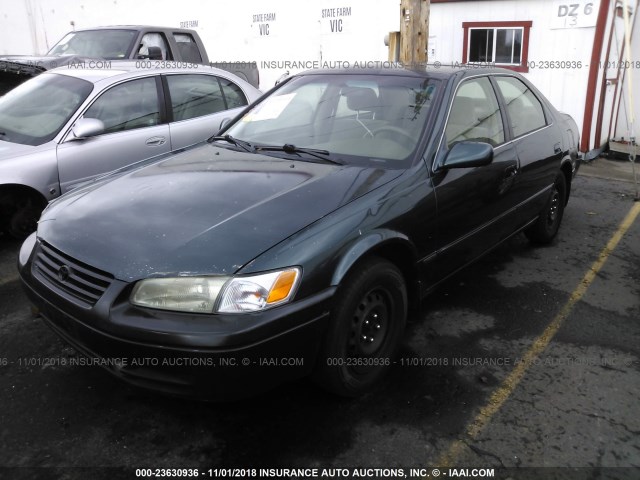 JT2BG22K4V0072270 - 1997 TOYOTA CAMRY LE/XLE GREEN photo 2