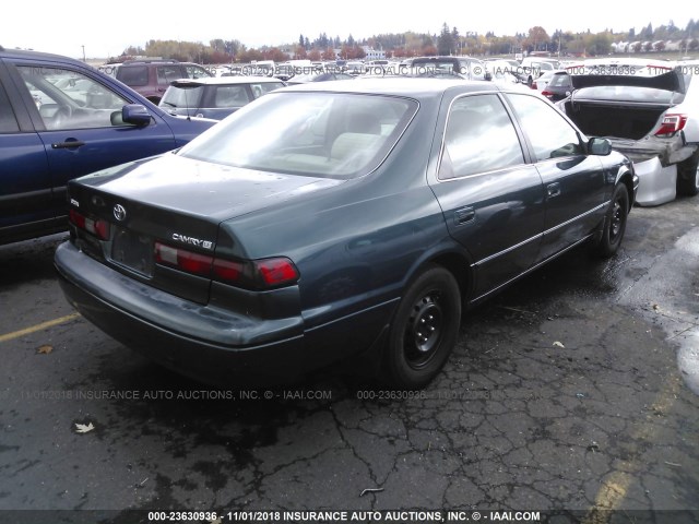 JT2BG22K4V0072270 - 1997 TOYOTA CAMRY LE/XLE GREEN photo 4