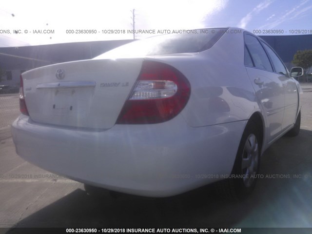 4T1BE32K54U285363 - 2004 TOYOTA CAMRY LE/XLE/SE WHITE photo 4