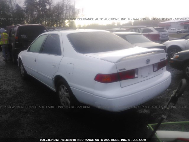 JT2BF22K8Y0255310 - 2000 TOYOTA CAMRY CE/LE/XLE 白色 照片 3