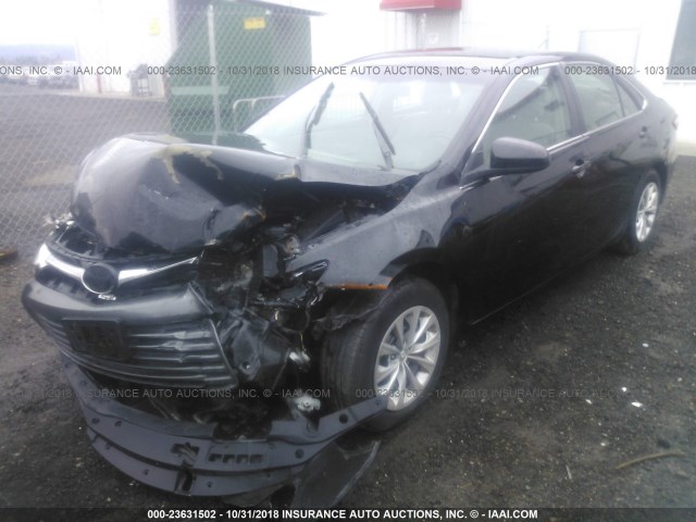 4T4BF1FK6GR550605 - 2016 TOYOTA CAMRY LE/XLE/SE/XSE 黑色 照片 2