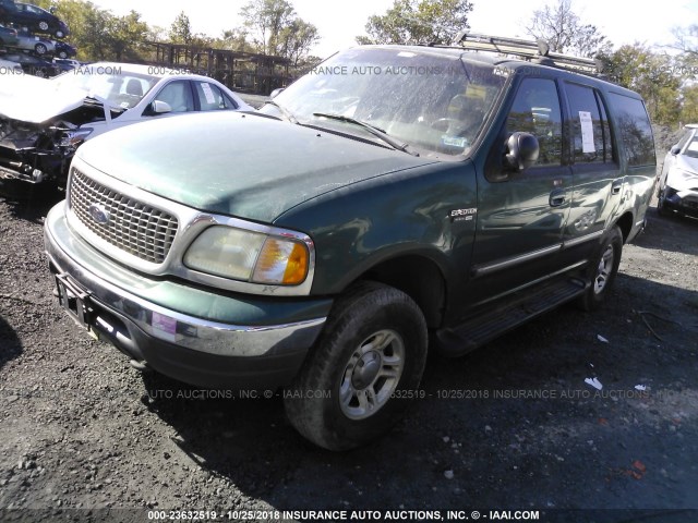 1FMRU1667YLA08132 - 2000 FORD EXPEDITION XLT GREEN photo 2