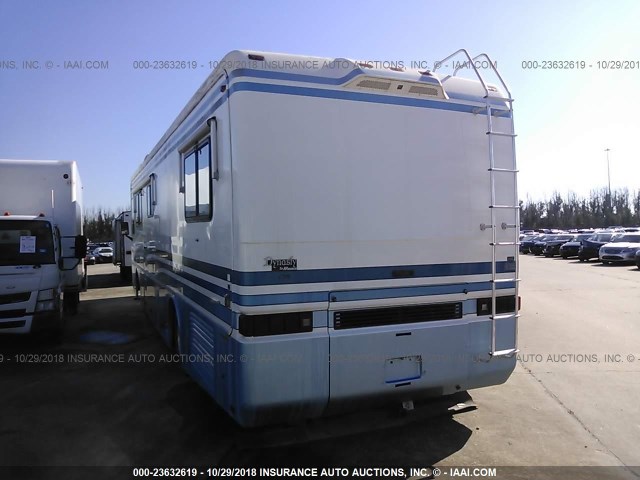 1RF120415S2011481 - 1995 ROADMASTER RAIL DYANASTER WHITE photo 3