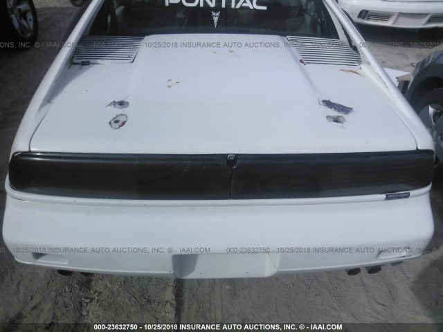 1G2PG1193HP220270 - 1987 PONTIAC FIERO GT WHITE photo 6